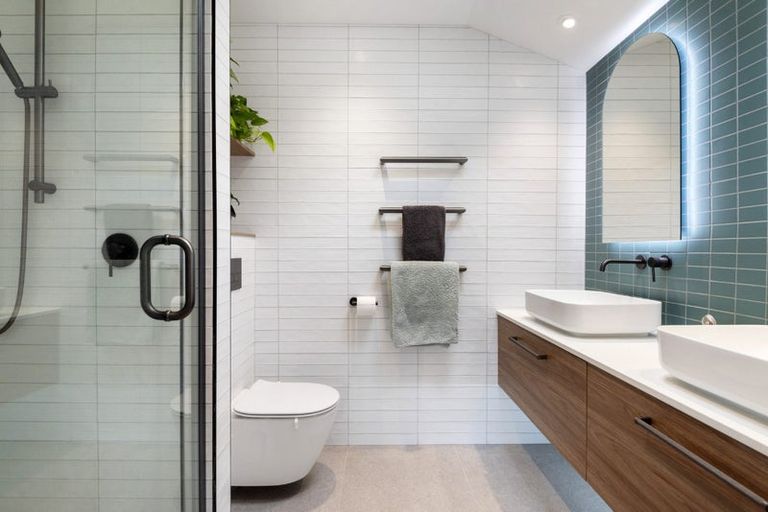 Photo of property in 23a Peter Terrace, Castor Bay, Auckland, 0620