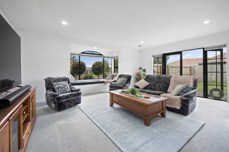 Photo of property in 1 Cloverlea Place, Pukekohe, 2120