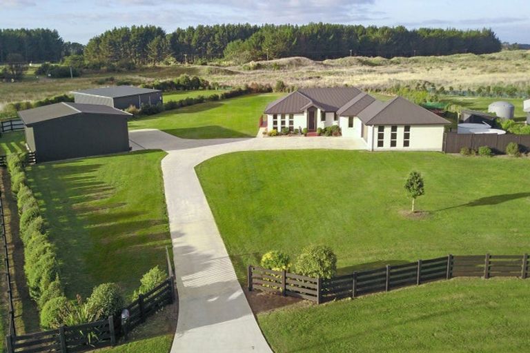 Photo of property in 15 Carex Grove, Foxton Beach, Foxton, 4815