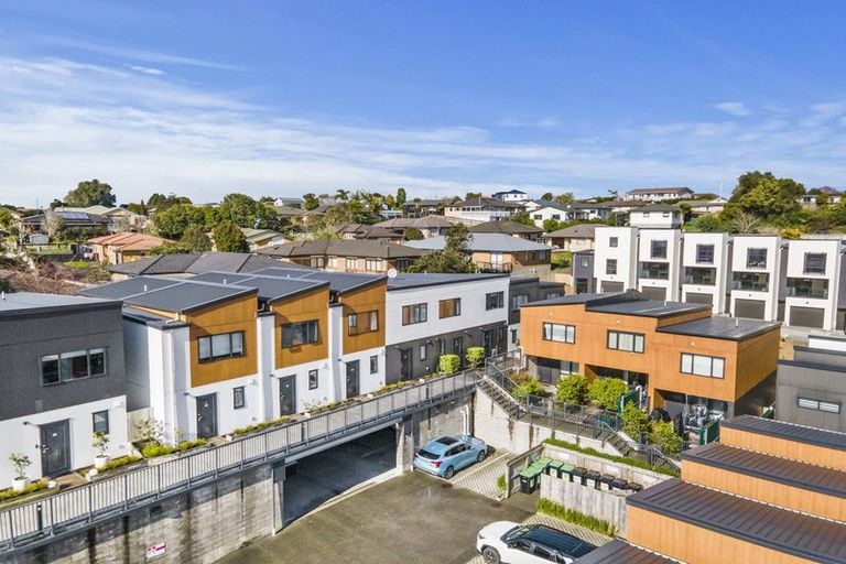 Photo of property in Rf202b, 19/18 Hewlett Road, Massey, Auckland, 0614