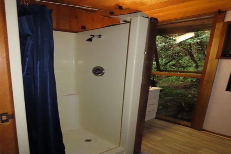 Photo of property in 54 Mahoe Road, Titirangi, Auckland, 0604