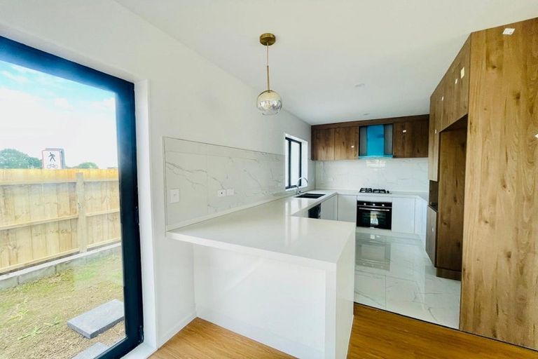 Photo of property in 76 Kauri Heart Avenue, Takanini, 2112