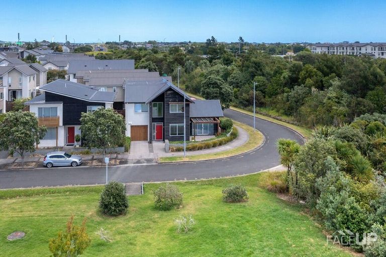 Photo of property in 33 Station Street, Hobsonville, Auckland, 0616