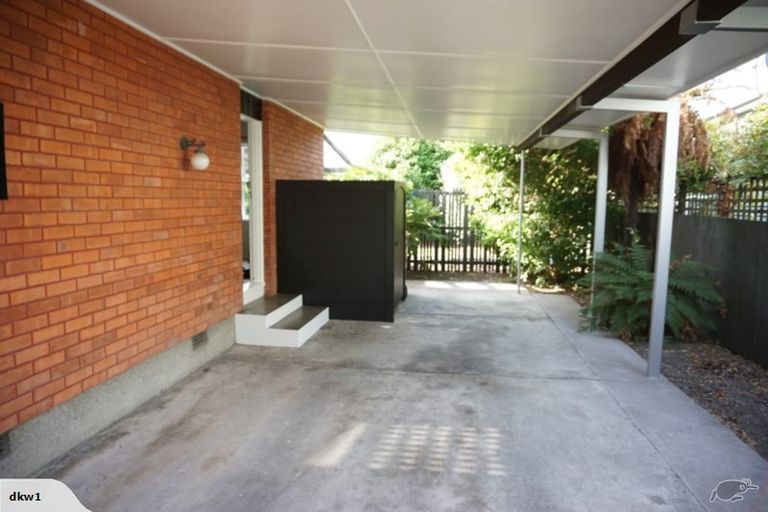 Photo of property in 83 Holly Road, St Albans, Christchurch, 8014