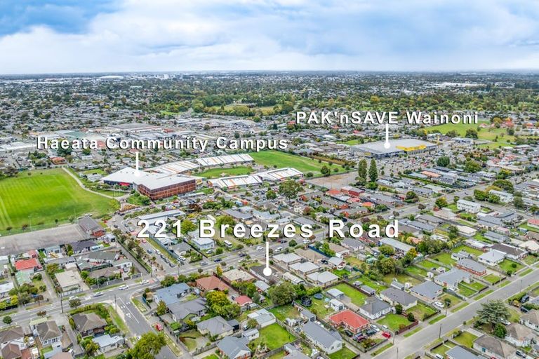 Photo of property in 221 Breezes Road, Aranui, Christchurch, 8061