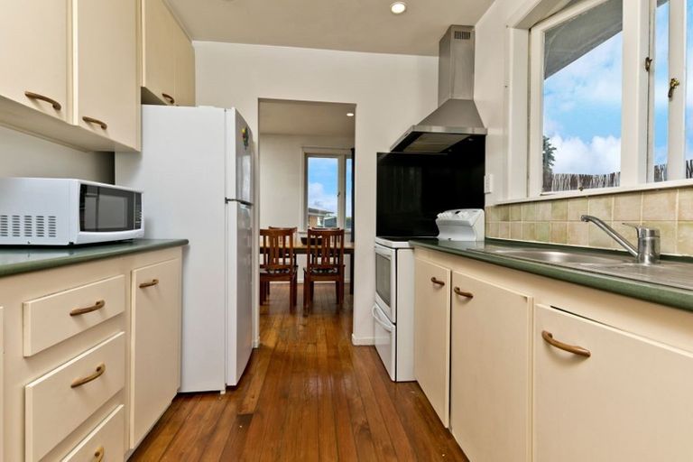 Photo of property in 23a Statesman Street, Henderson, Auckland, 0612