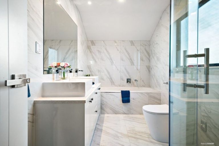 Photo of property in 82 Drumbuoy Drive, Flat Bush, Auckland, 2019