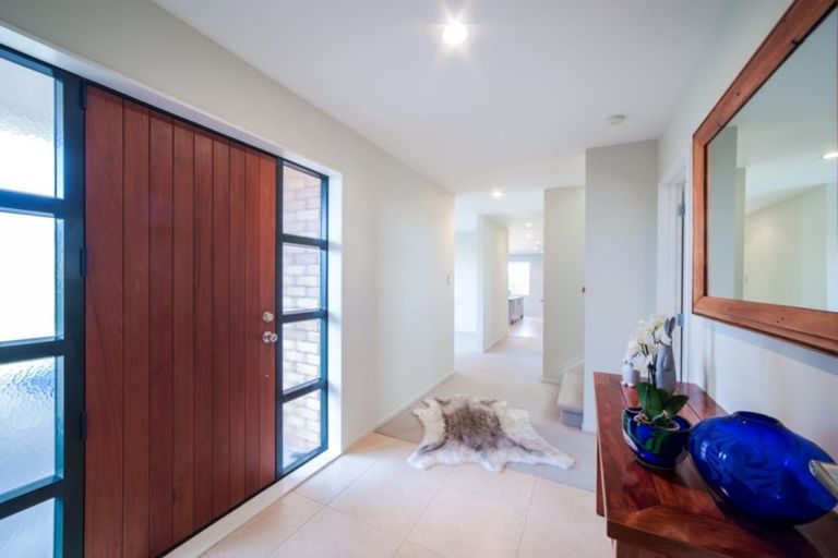 Photo of property in 17 Gordon Stanley Drive, Massey, Auckland, 0614