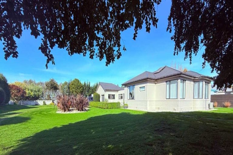 Photo of property in 101 Seaward Road, Edendale, 9825