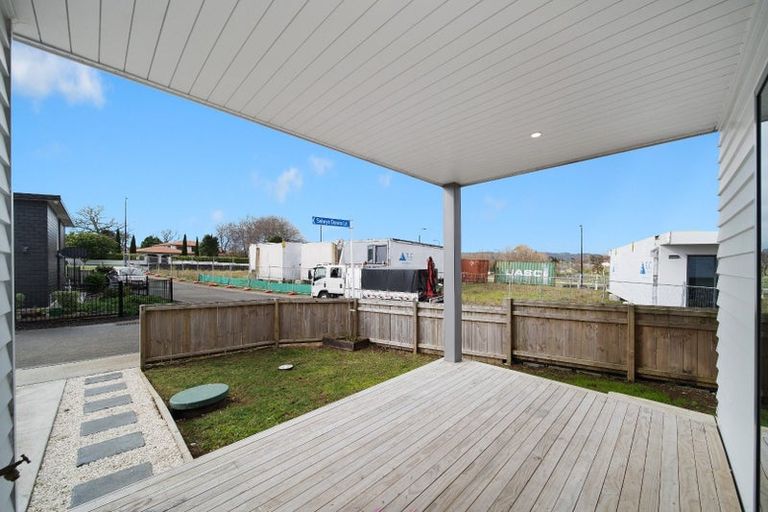 Photo of property in 3 Farranfore Road, Opaheke, Papakura, 2113