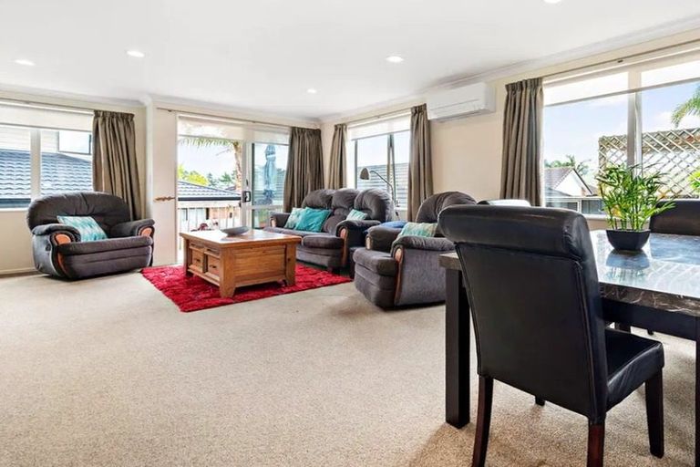 Photo of property in 11 Logan Place, Waiuku, 2123