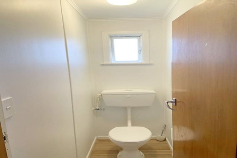 Photo of property in 43 Lynda Avenue, Paparangi, Wellington, 6037