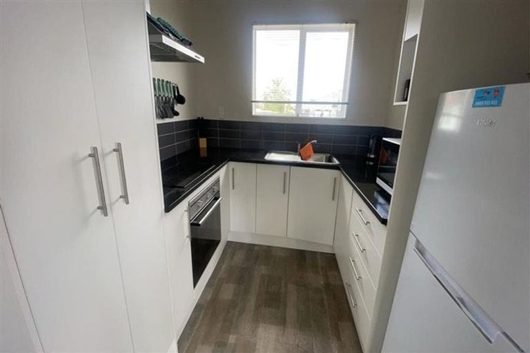Photo of property in 2/4 Silver Creek Road, Weymouth, Auckland, 2103