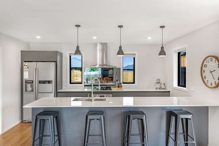 Photo of property in 2 Hunter Lane, Amberley, 7410