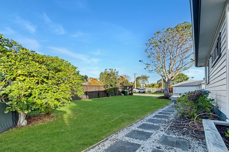 Photo of property in 233a Point Wells Road, Point Wells, 0986