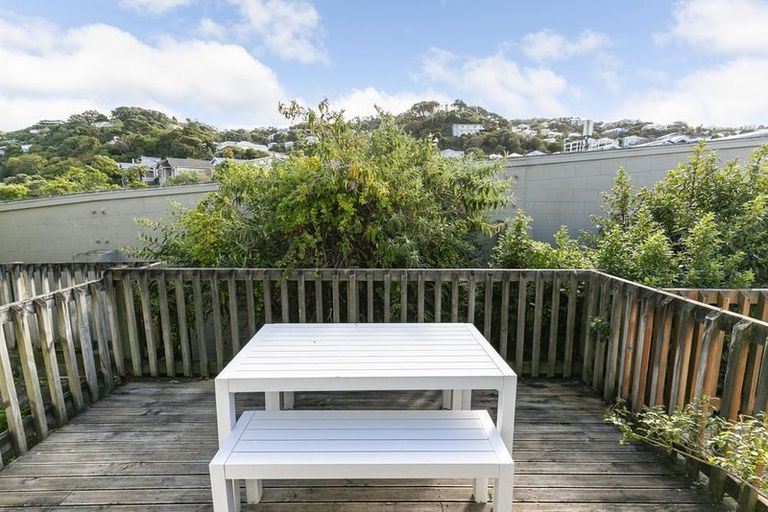 Photo of property in Paddington Apartments, 10/15u Mckinley Crescent, Brooklyn, Wellington, 6021