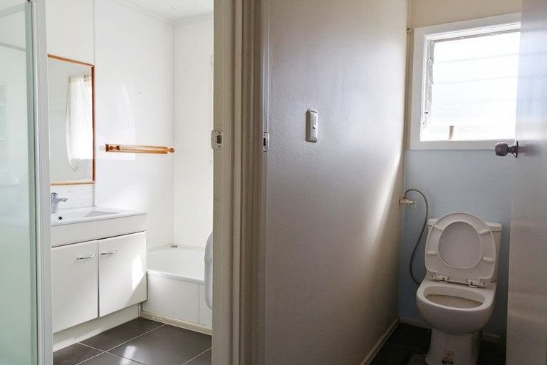 Photo of property in 2/10 Angelo Avenue, Howick, Auckland, 2014