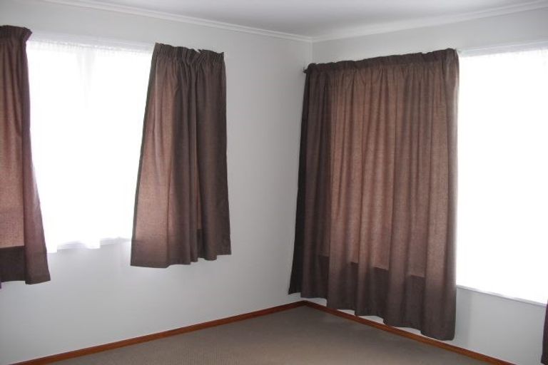 Photo of property in 140 Luckens Road, West Harbour, Auckland, 0618