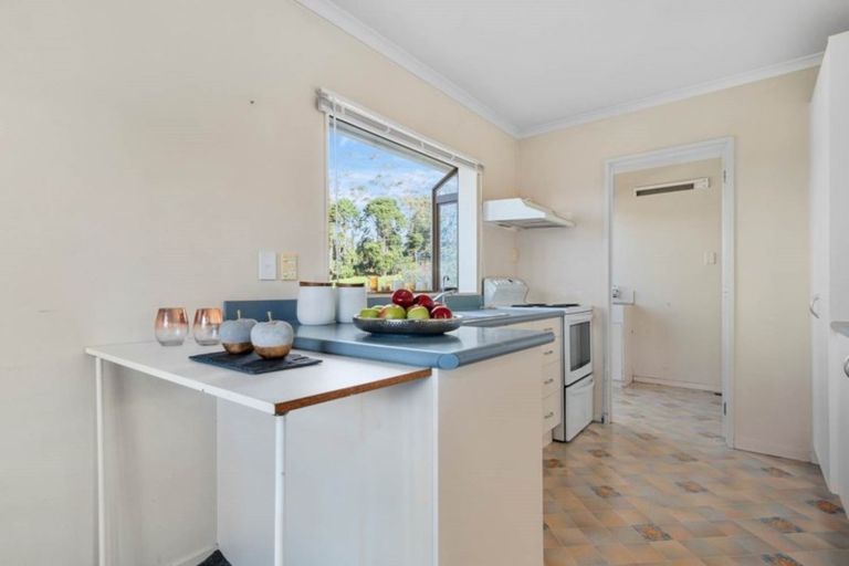 Photo of property in 25 Loughanure Place, Massey, Auckland, 0614