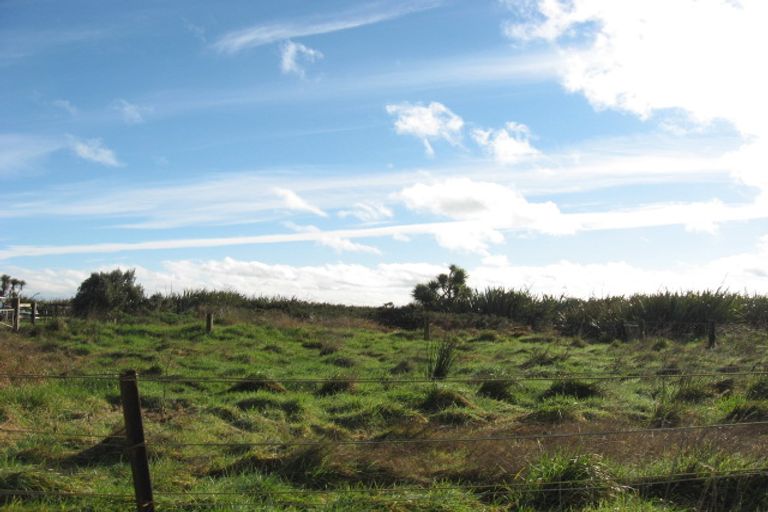 Photo of property in 4 Foveaux Street, Oreti Beach, Invercargill, 9879