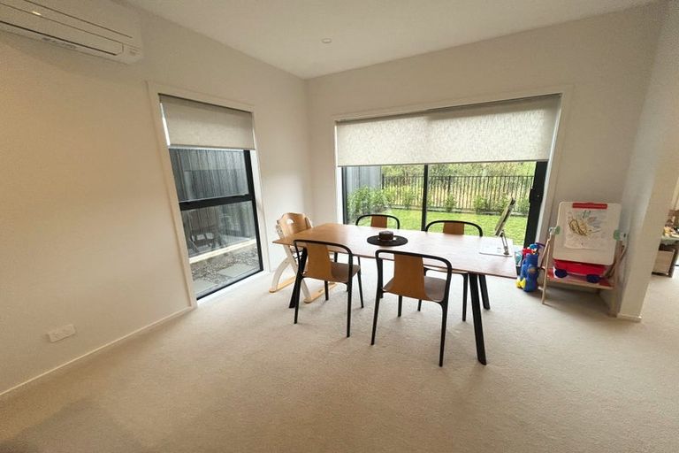 Photo of property in 42 Koreke Close, Kenepuru, Porirua, 5022