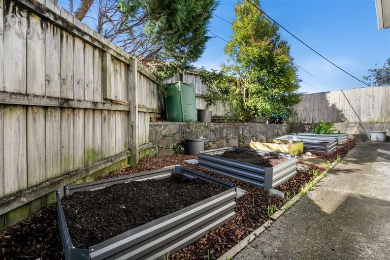 Photo of property in 32 Routley Drive, Glen Eden, Auckland, 0602