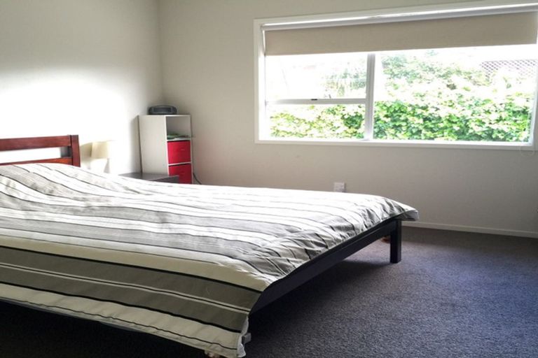 Photo of property in 44 Beach Road, Te Atatu Peninsula, Auckland, 0610