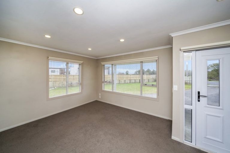 Photo of property in 37 Broadway, Stratford, 4332