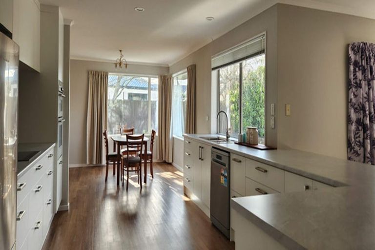 Photo of property in 33 Melford Close, Rangiora, 7400