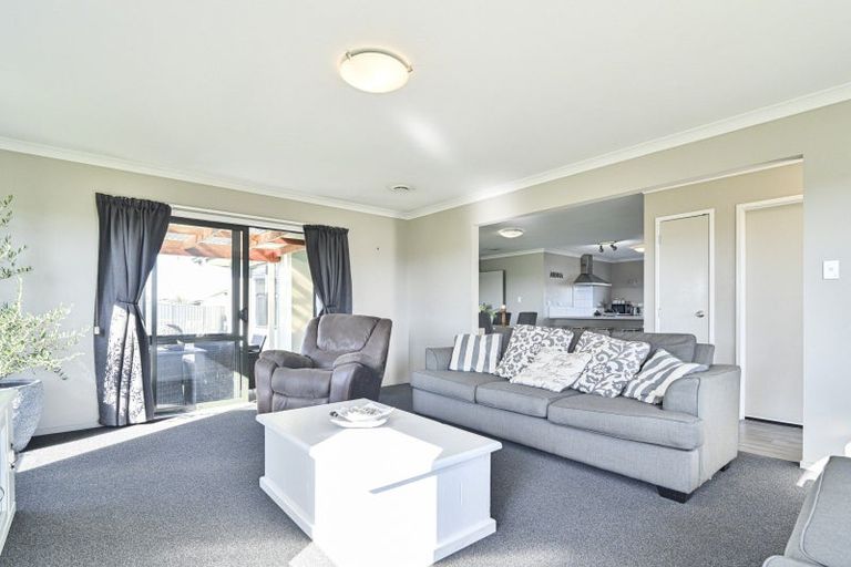 Photo of property in 8 Prestige Place, Flaxmere, Hastings, 4120