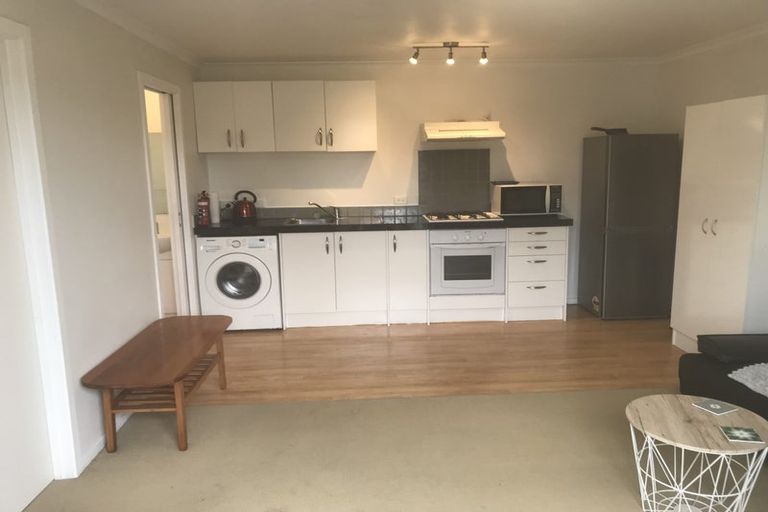 Photo of property in 12 Murphy Road, Taradale, Napier, 4112