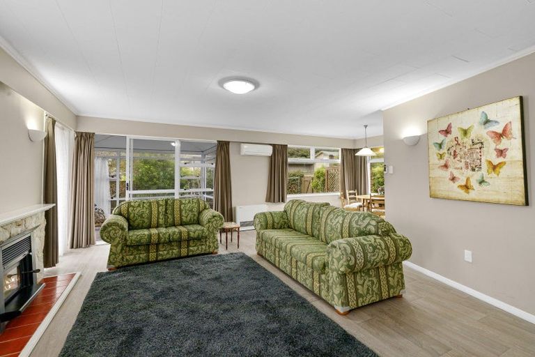 Photo of property in 5 Norana Road, Maoribank, Upper Hutt, 5018