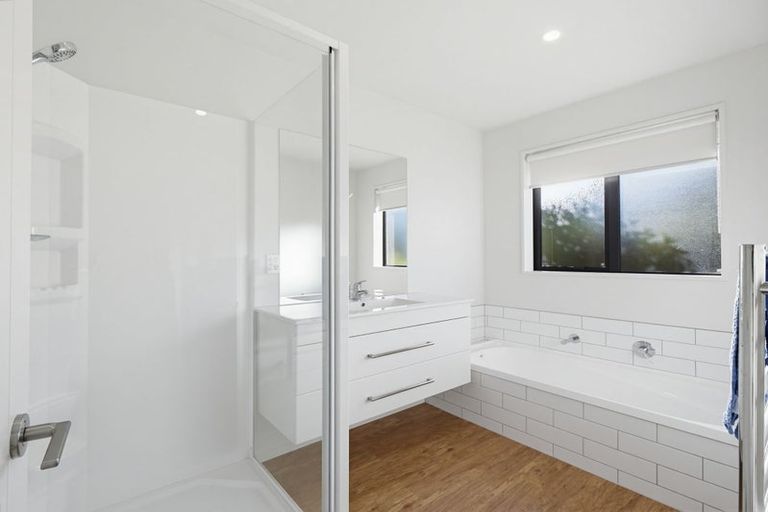 Photo of property in 6 Denton Street, Amberley, 7410