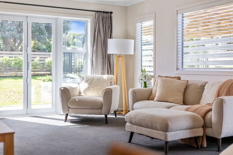 Photo of property in 1/1 Murphy Place, Titahi Bay, Porirua, 5022