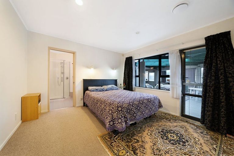 Photo of property in 12 Palmer Avenue, Glen Eden, Auckland, 0602
