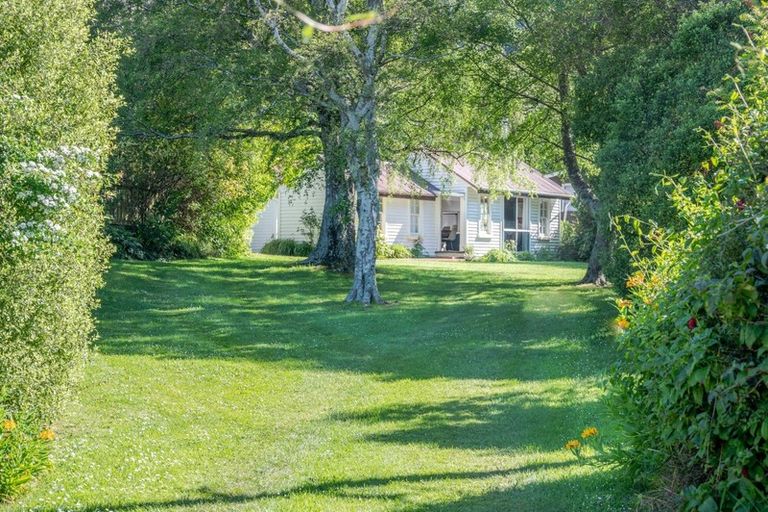 Photo of property in 4 Cemetery Road, Wainui, French Farm, 7582