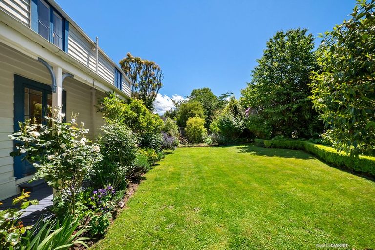 Photo of property in 16 Jellicoe Street, Greytown, 5712