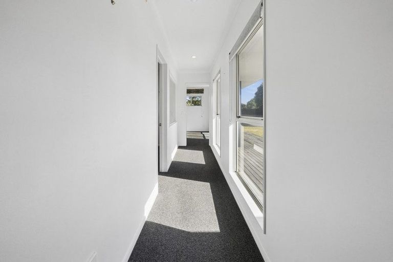 Photo of property in 5 Adrian Grove, Waikanae Beach, Waikanae, 5036