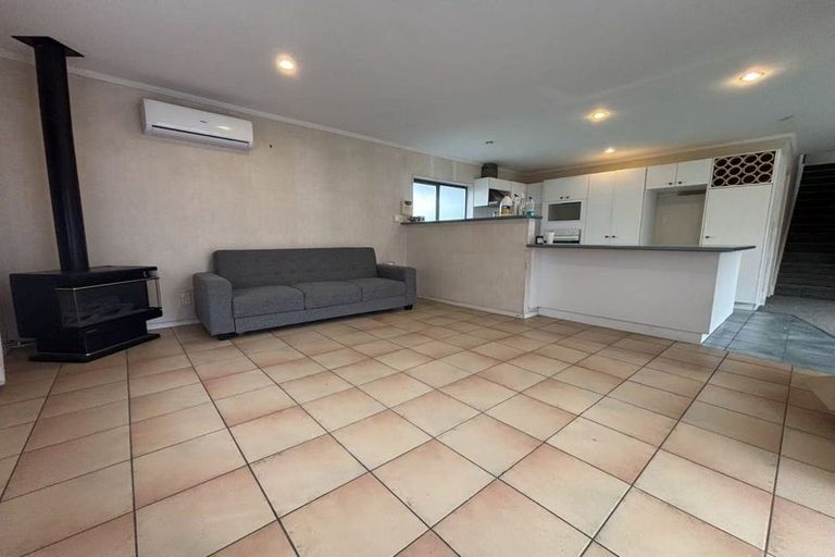 Photo of property in 2/15 Dunn Place, Farm Cove, Auckland, 2010