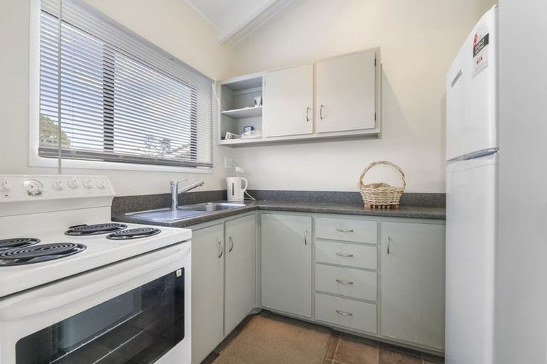 Photo of property in 13 Bellbird Place, Orewa, 0931