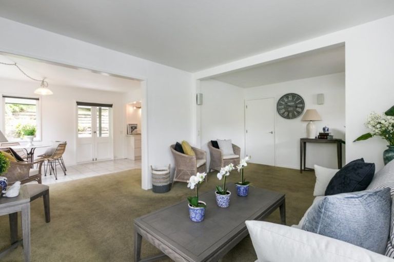 Photo of property in 11 Shortland Place, Havelock North, 4130