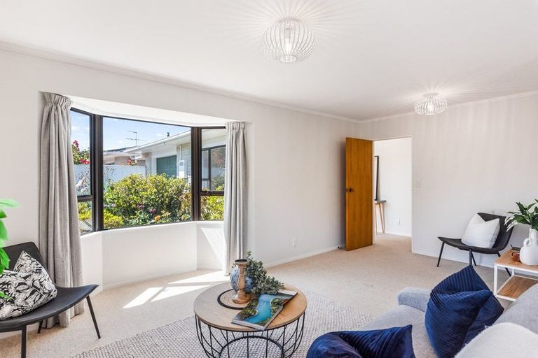 Photo of property in 29 Rosebank Grove, Waikanae, 5036