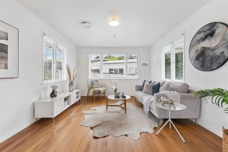 Photo of property in 1/83 Selwyn Crescent, Forrest Hill, Auckland, 0620