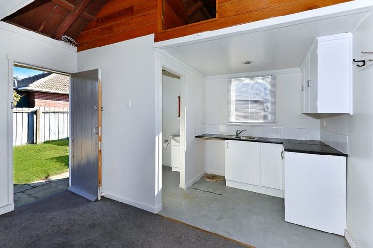 Photo of property in 154 Wainoni Road, Avondale, Christchurch, 8061