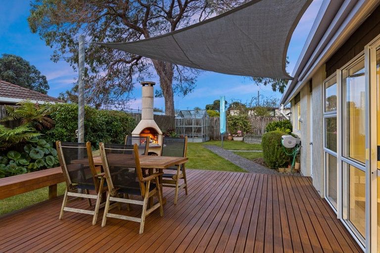 Photo of property in 5 Maygrove Drive, Orewa, 0931