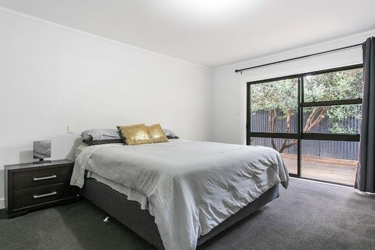 Photo of property in 2/11 Beach Road, Pahurehure, Papakura, 2113