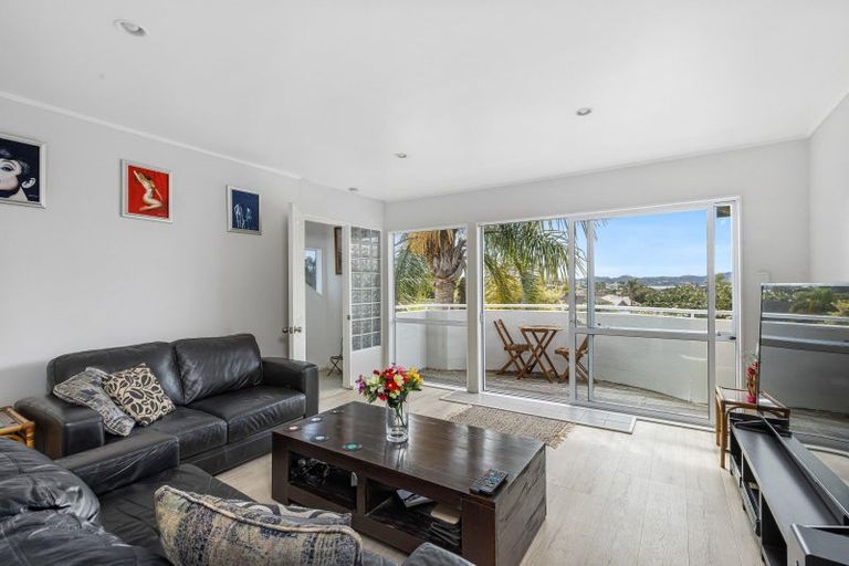 Photo of property in 37 Vista Motu, Red Beach, 0932