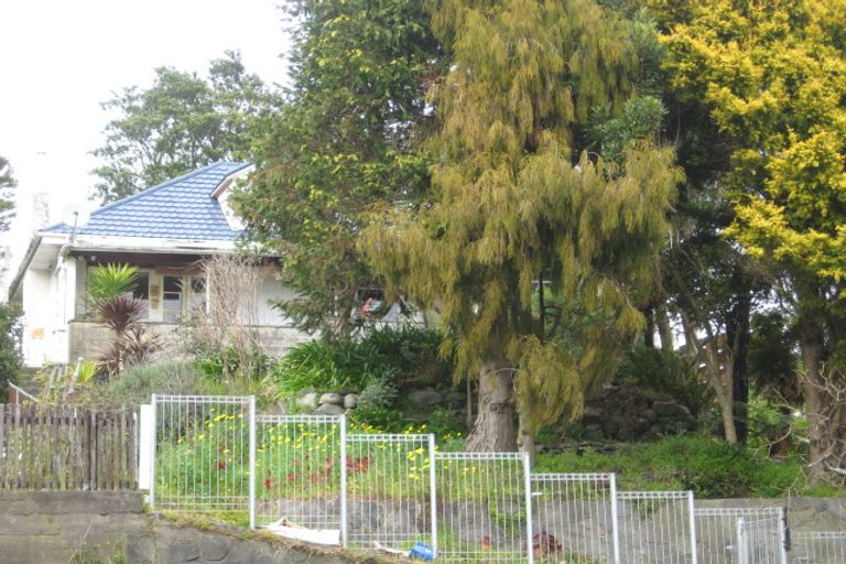 Photo of property in 191 Tukapa Street, Westown, New Plymouth, 4310