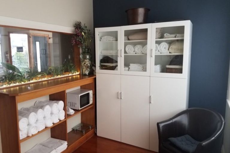 Photo of property in 128 Wilsons Road, Saint Martins, Christchurch, 8022