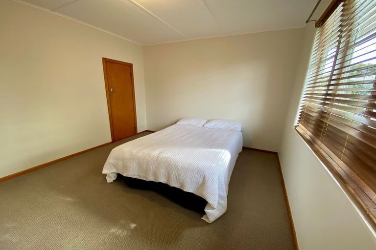 Photo of property in 6 Perth Place, Awapuni, Palmerston North, 4412
